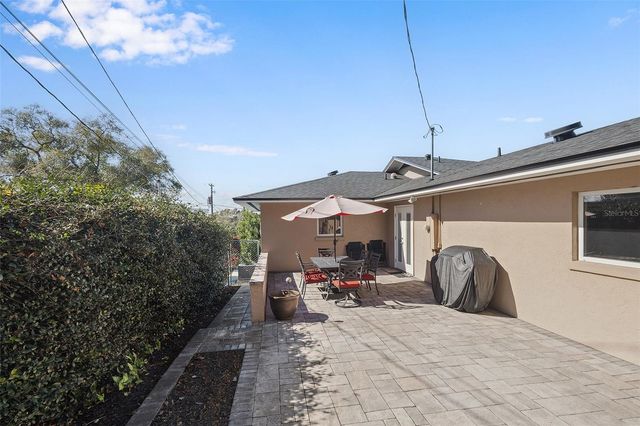 2404 WAYCROSS AVENUE, Eustis, FL 32726