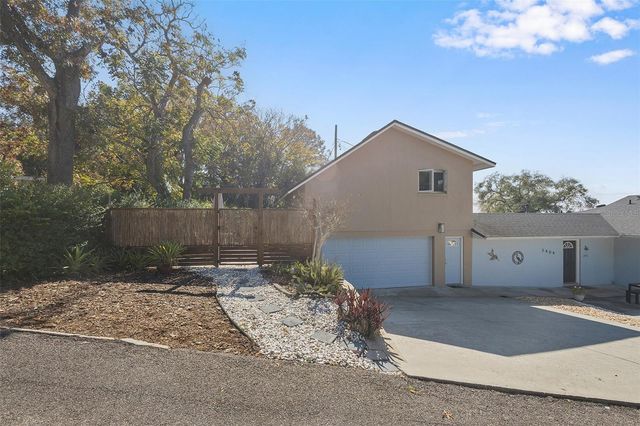 2404 WAYCROSS AVENUE, Eustis, FL 32726