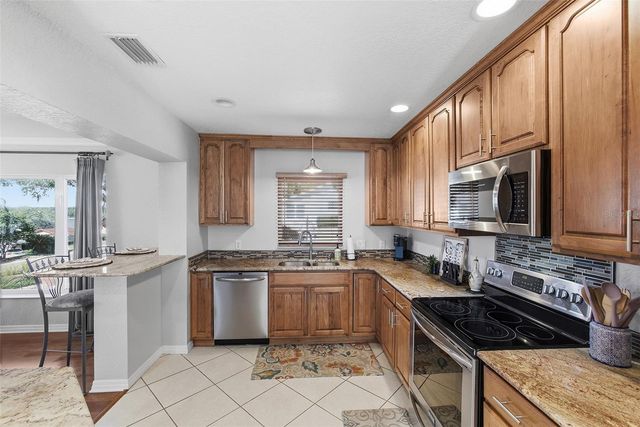 2404 WAYCROSS AVENUE, Eustis, FL 32726