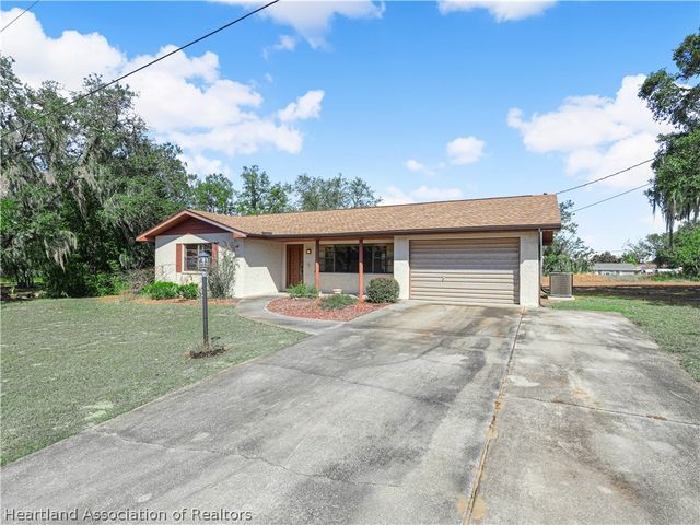 2404 N Cochrane Road, Avon Park, FL 33825