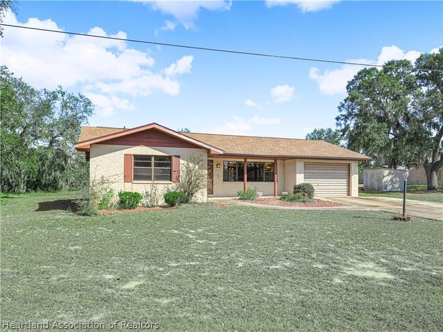 2404 N Cochrane Road, Avon Park, FL 33825