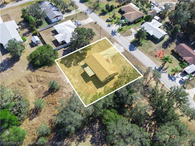 2404 N Cochrane Road, Avon Park, FL 33825