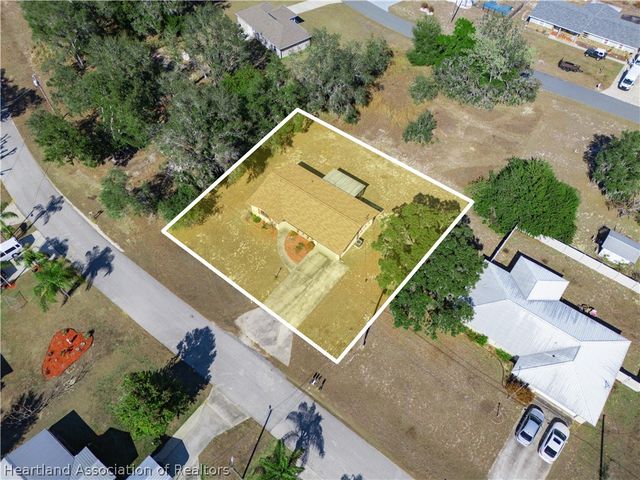 2404 N Cochrane Road, Avon Park, FL 33825