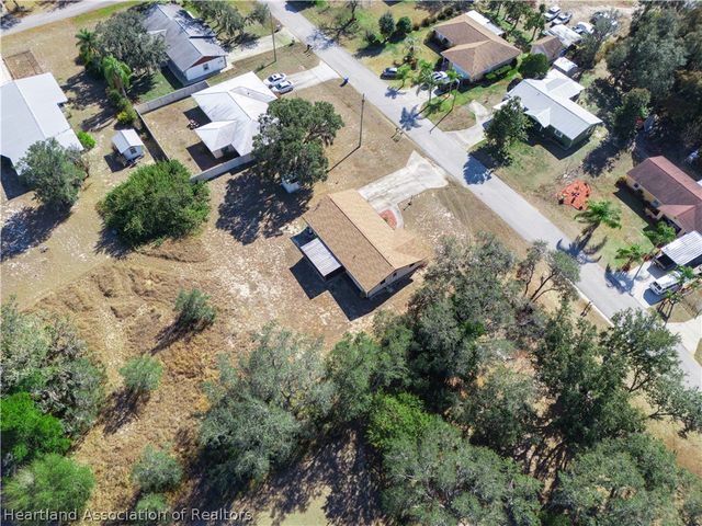 2404 N Cochrane Road, Avon Park, FL 33825