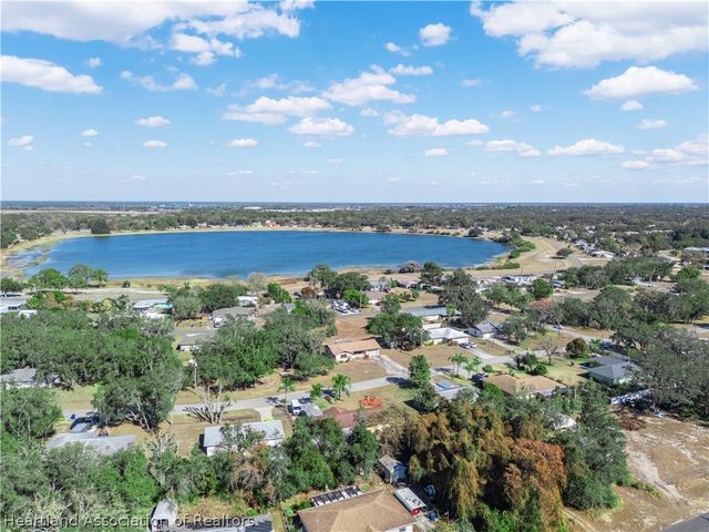 2404 N Cochrane Road, Avon Park, FL 33825