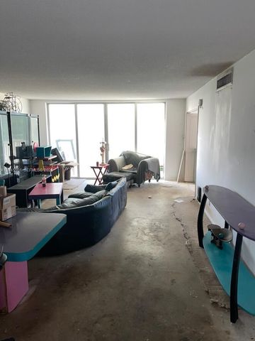 3090 N Course Drive 401, Pompano Beach, FL 33069