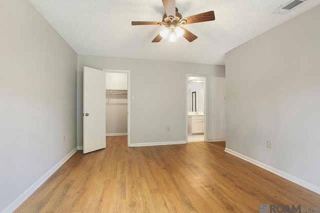 1127 Brookhollow Dr, Baton Rouge, LA 70810