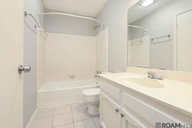 1127 Brookhollow Dr, Baton Rouge, LA 70810