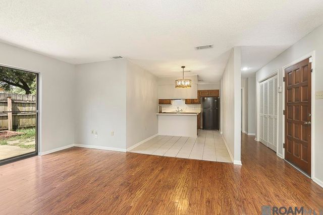 1127 Brookhollow Dr, Baton Rouge, LA 70810