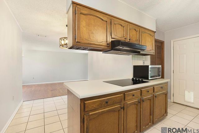 1127 Brookhollow Dr, Baton Rouge, LA 70810