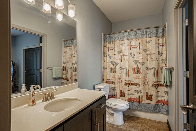 1050 Azure Way, Eagle Point, OR 97524