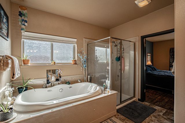 1050 Azure Way, Eagle Point, OR 97524