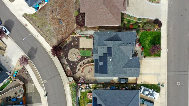 1050 Azure Way, Eagle Point, OR 97524