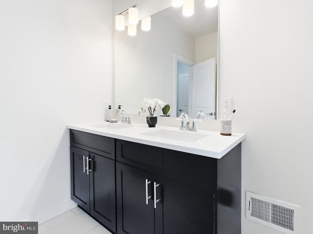 1643 N RANDOLPH ST, Philadelphia, PA 19122