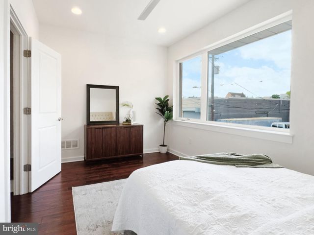 1643 N RANDOLPH ST, Philadelphia, PA 19122