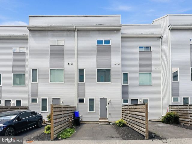 1643 N RANDOLPH ST, Philadelphia, PA 19122