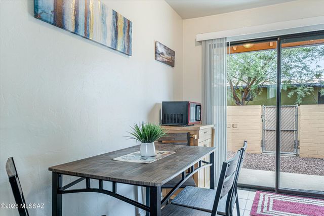 350 N Silverbell Rd Apt 137, Tucson, AZ 85745