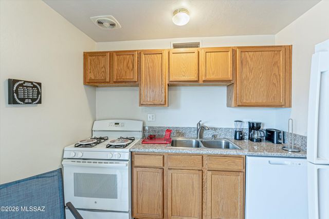 350 N Silverbell Rd Apt 137, Tucson, AZ 85745