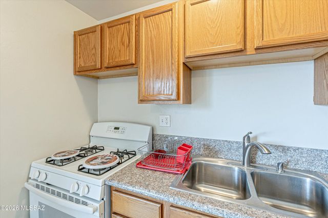 350 N Silverbell Rd Apt 137, Tucson, AZ 85745