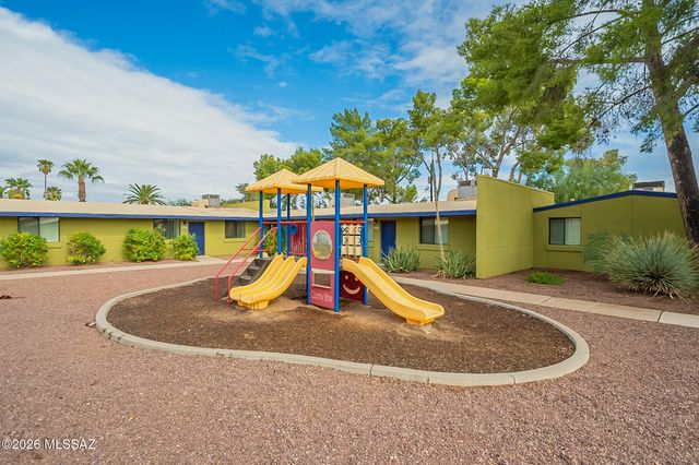 350 N Silverbell Rd Apt 137, Tucson, AZ 85745