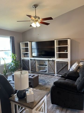 25 W Village Circle, Davenport, IA 52806