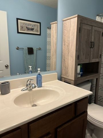 25 W Village Circle, Davenport, IA 52806