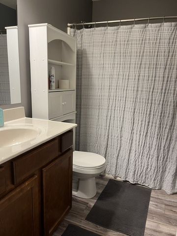 25 W Village Circle, Davenport, IA 52806