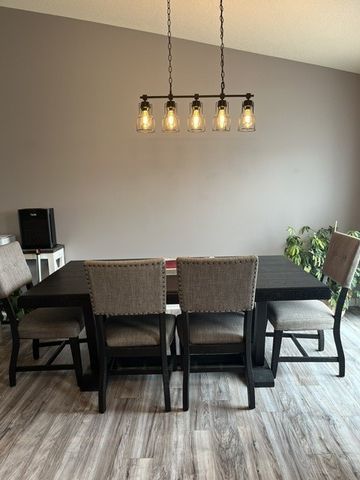 25 W Village Circle, Davenport, IA 52806