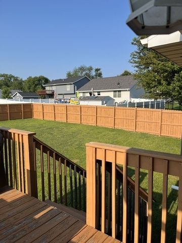 25 W Village Circle, Davenport, IA 52806