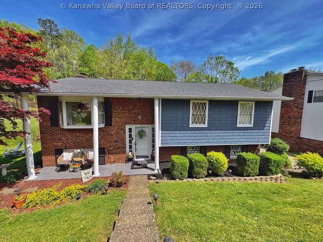 48 Spruce Lane, Poca, WV 25159