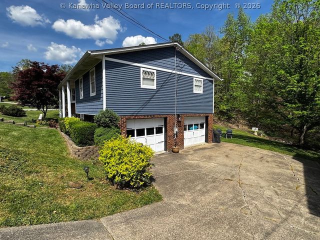 48 Spruce Lane, Poca, WV 25159
