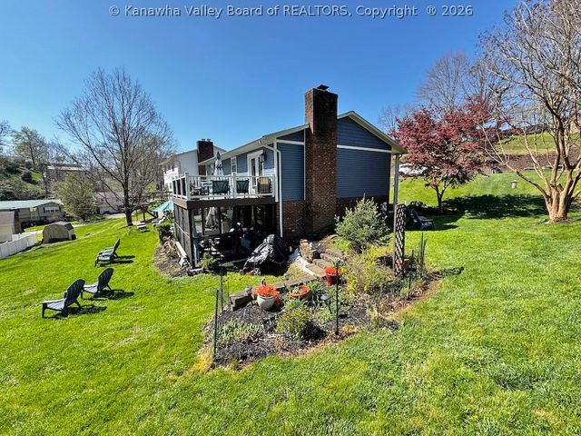 48 Spruce Lane, Poca, WV 25159