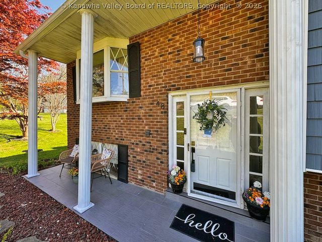 48 Spruce Lane, Poca, WV 25159