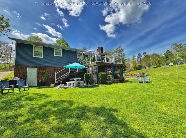 48 Spruce Lane, Poca, WV 25159
