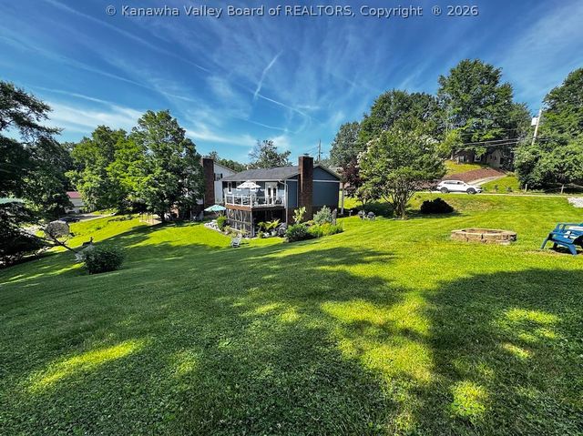 48 Spruce Lane, Poca, WV 25159