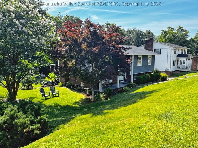 48 Spruce Lane, Poca, WV 25159