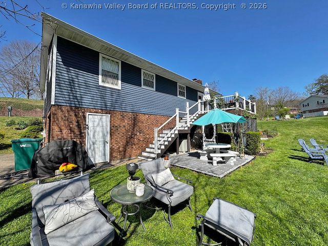 48 Spruce Lane, Poca, WV 25159