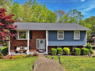 48 Spruce Lane, Poca, WV 25159