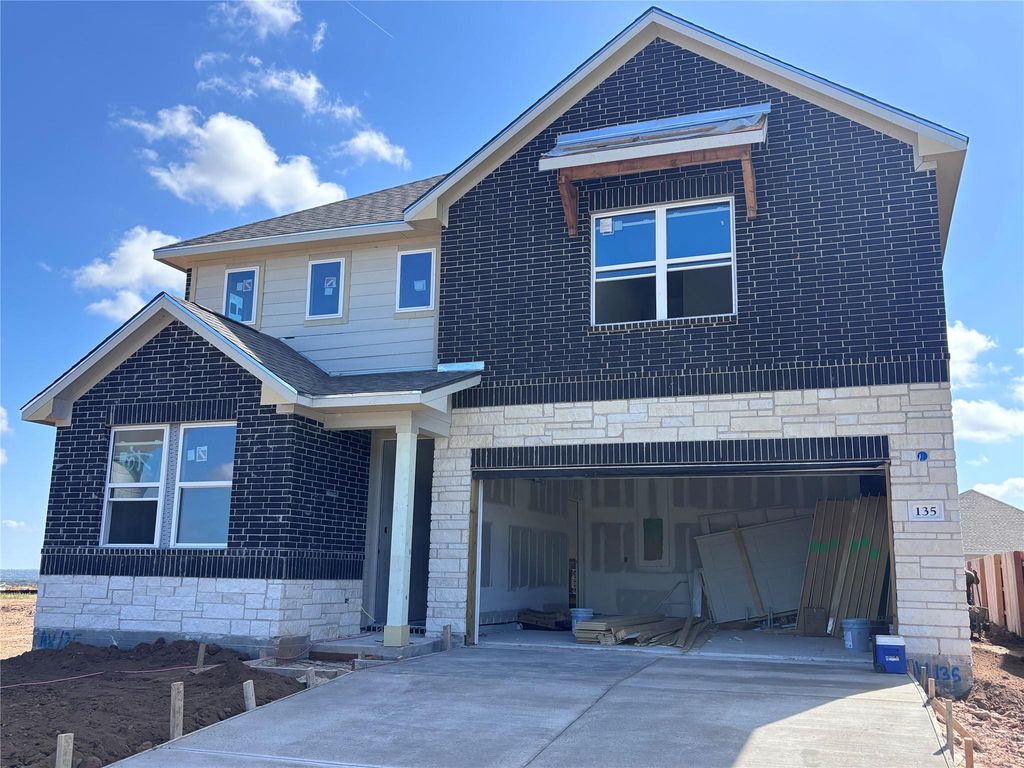 135 Silverleaf SPUR, Bastrop, TX 78602