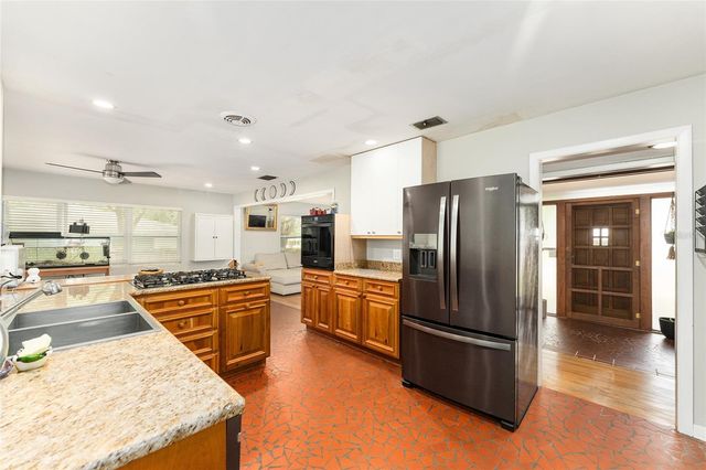 3826 SW 2ND AVENUE, Gainesville, FL 32607