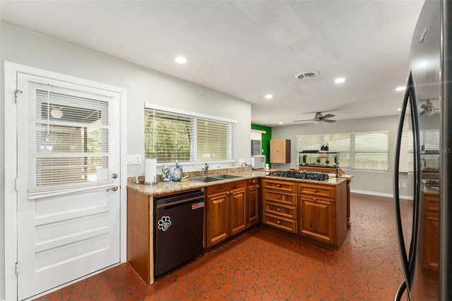 3826 SW 2ND AVENUE, Gainesville, FL 32607