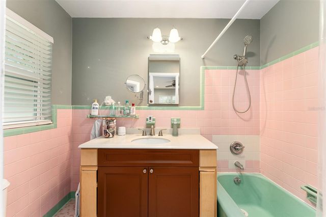 3826 SW 2ND AVENUE, Gainesville, FL 32607