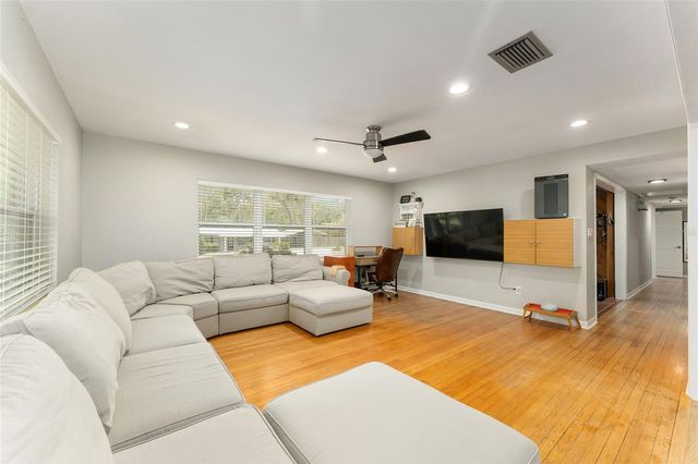 3826 SW 2ND AVENUE, Gainesville, FL 32607