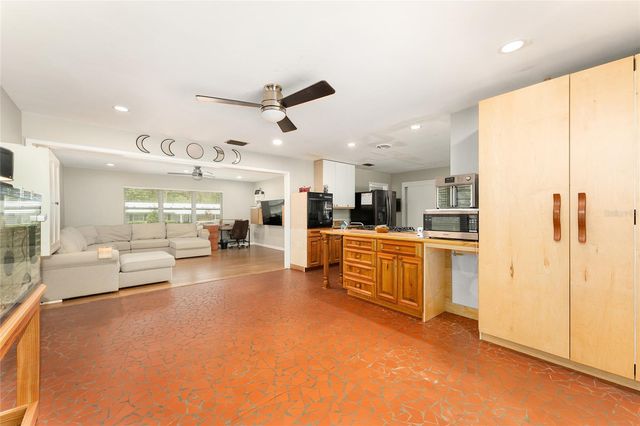 3826 SW 2ND AVENUE, Gainesville, FL 32607