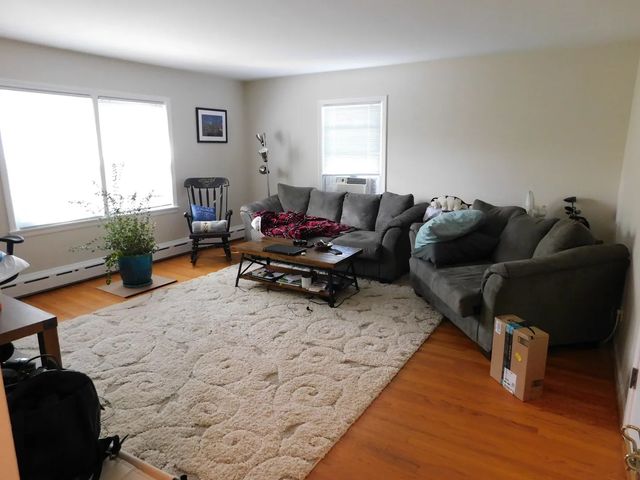 1911 Dewes Street 1911, Glenview, IL 60025