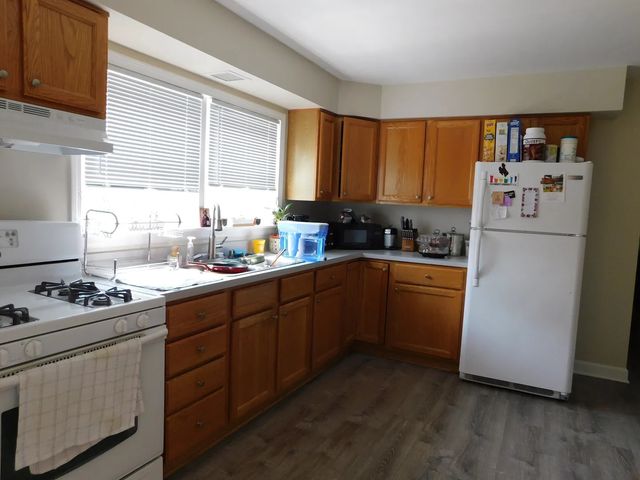 1911 Dewes Street 1911, Glenview, IL 60025