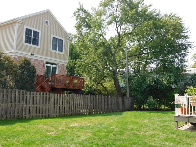 1911 Dewes Street 1911, Glenview, IL 60025
