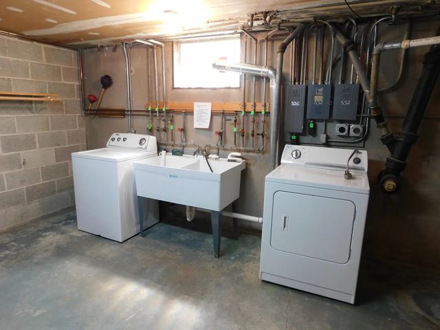 1911 Dewes Street 1911, Glenview, IL 60025