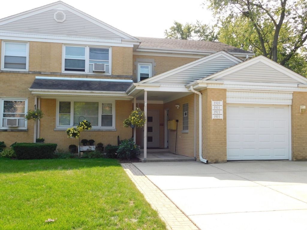 1911 Dewes Street 1911, Glenview, IL 60025