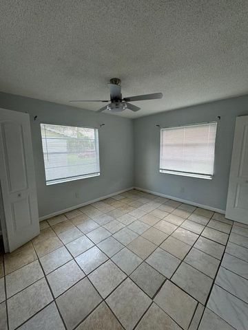 127 Pineda Street, Cocoa, FL 32922